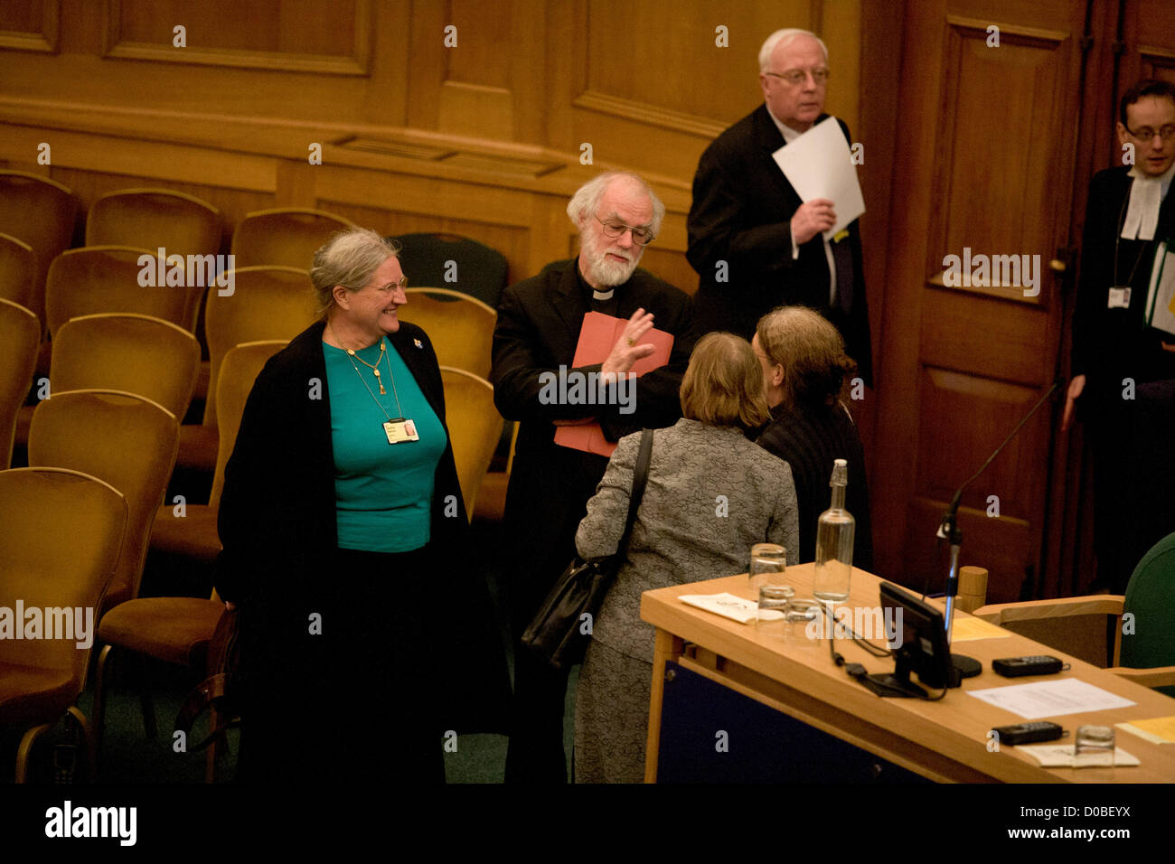 21. November 2012. London UK. Der Erzbischof von Canterbury, Dr Rowan Williams gibt eine Abschiedsrede an die Kirche von England Synode, als er bereitet, Lambeth Palace nach 10 Jahren im Amt zu verlassen Stockfoto