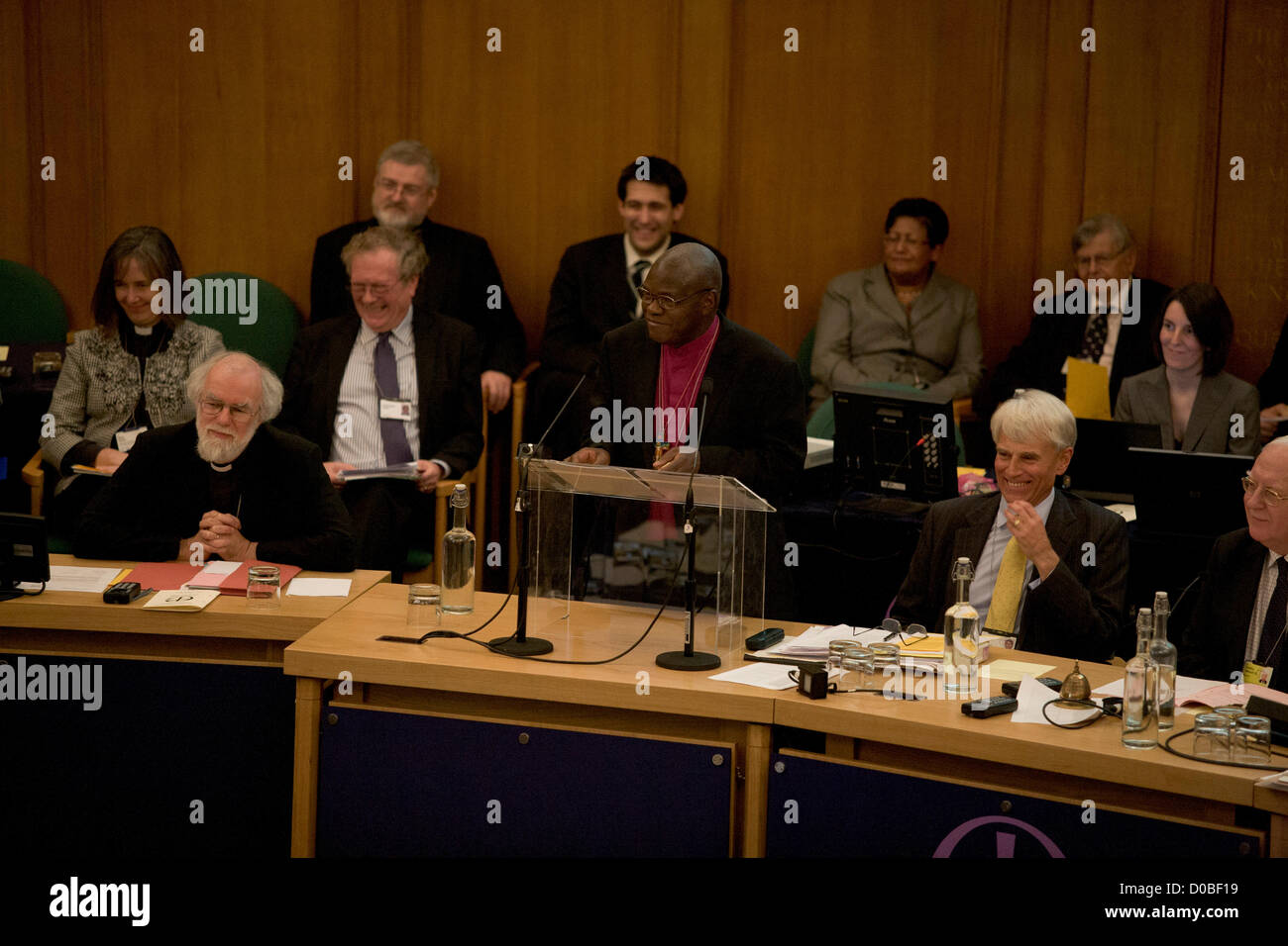 21. November 2012. London UK. Der Erzbischof von York John Sentamu ist eine Hommage an die ausgehenden Erzbischof von Canterbury Dr. Rowan Williams, die sich anschickt, Lambeth Palace nach 10 Jahren im Amt zu verlassen Stockfoto