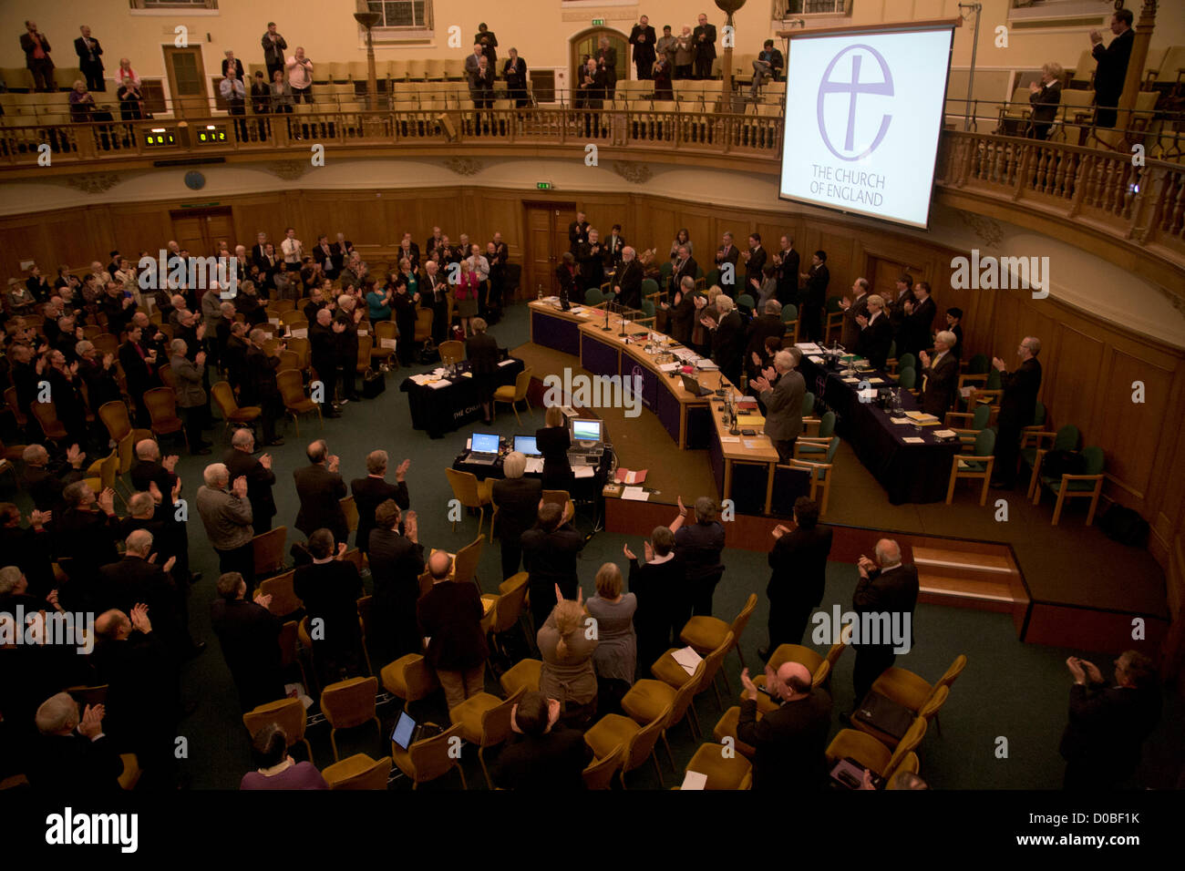21. November 2012. London UK. Der Erzbischof von Canterbury, Dr Rowan Williams gibt eine Abschiedsrede an die Kirche von England Synode als er bereitet, Lambeth Palace nach 10 Jahren im Amt zu verlassen und eine Standing Ovation erhält. Stockfoto