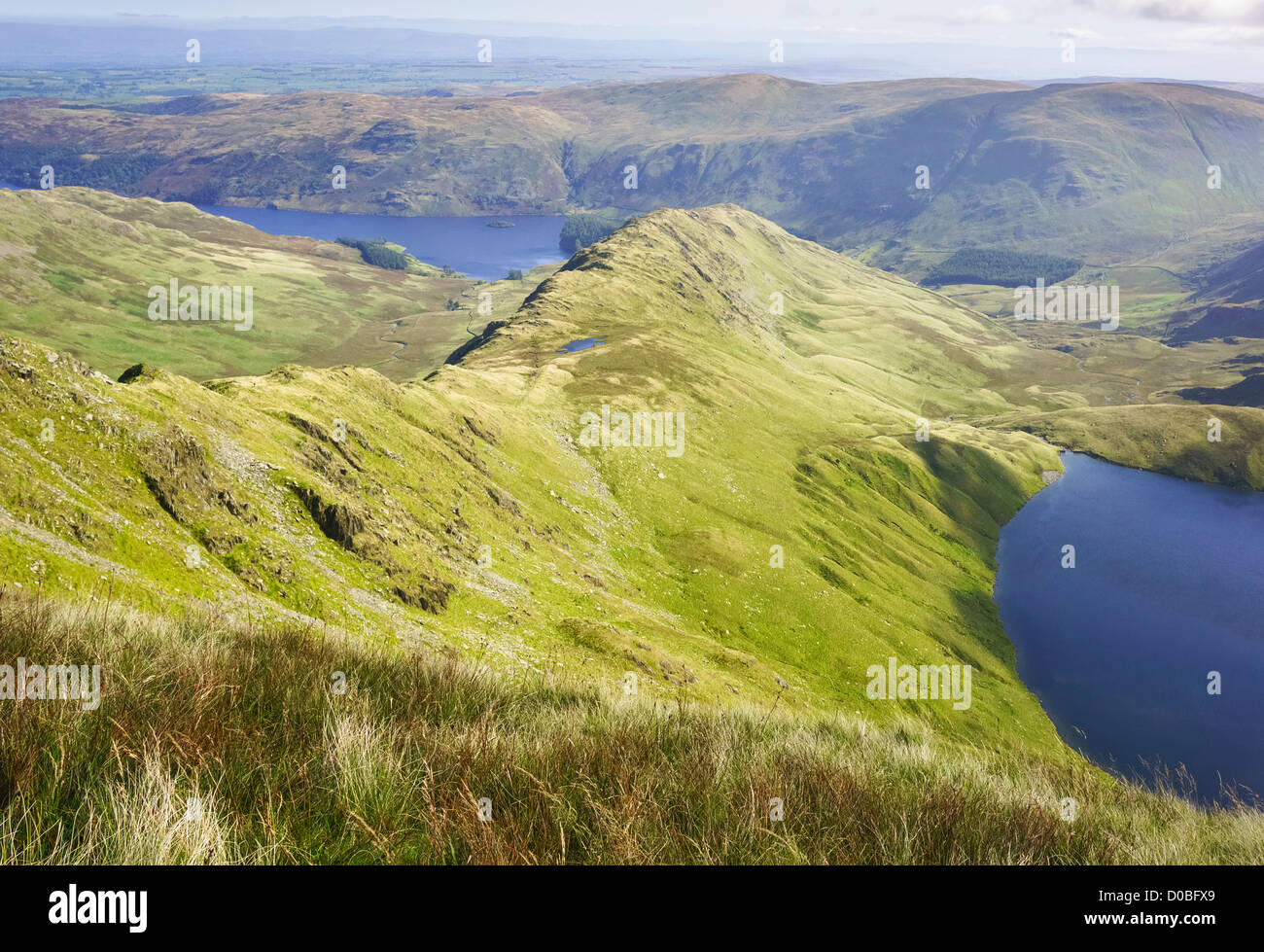 Blea Wasser im Lake District von High Street mit Branstree in der Ferne. Stockfoto
