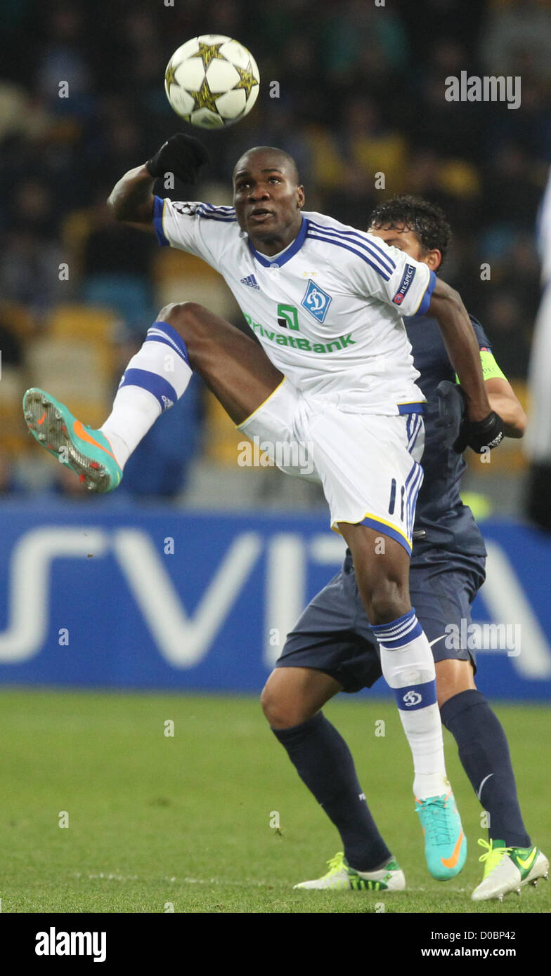 21.11.2012 Kiew, Ukraine. Ideye Brown in Aktion während der UEFA Champions League, Gruppe Stadium (Gruppe A) Fußball match der ukrainischen FC Dynamo Kyiv Vs Paris Saint-Germain FC Frankreichs im Olimpijskij Stadium. Stockfoto