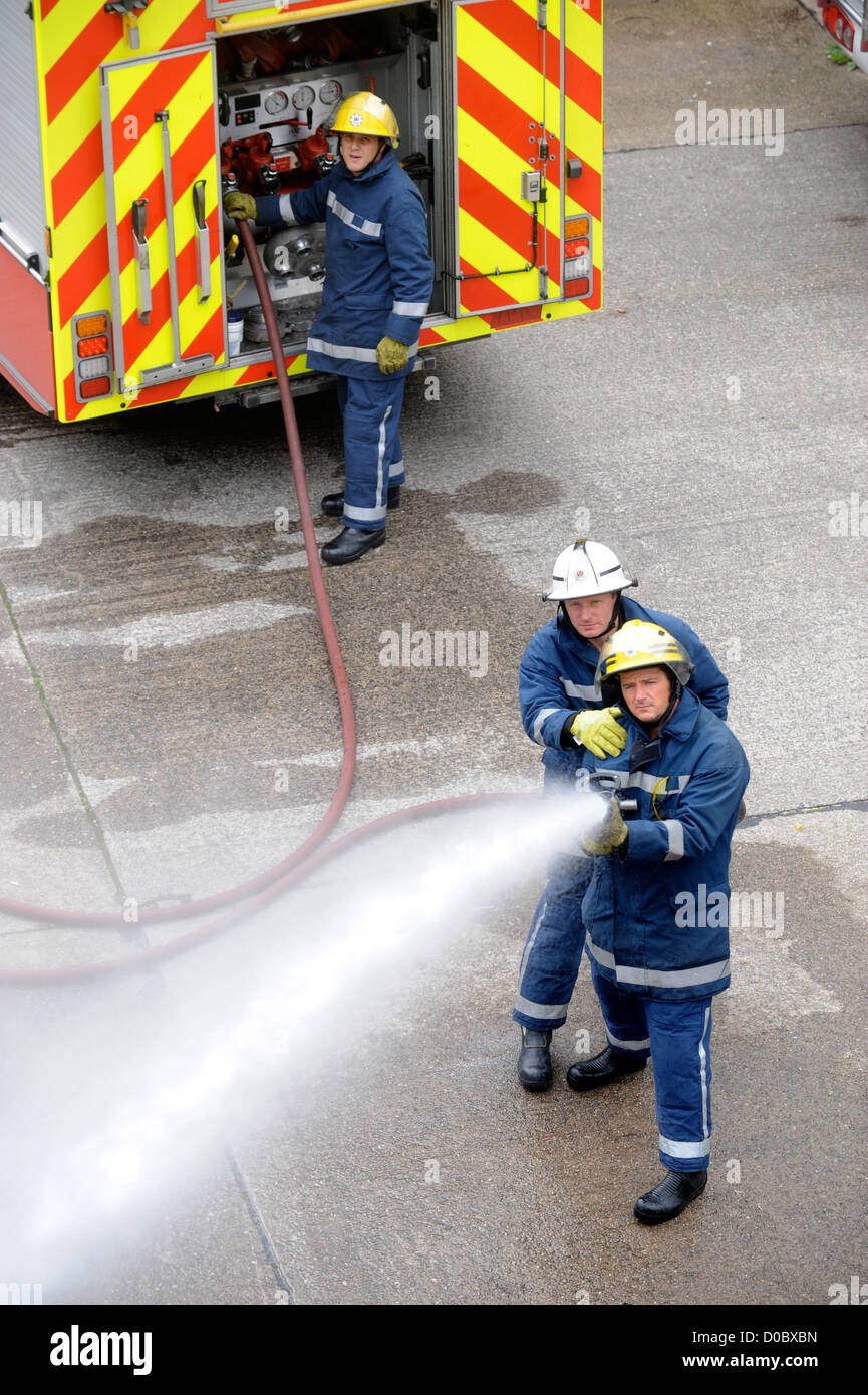 Feuerwehrmann der weißen Uhr in Pontypridd Feuerwache in South Wales UK Stockfoto