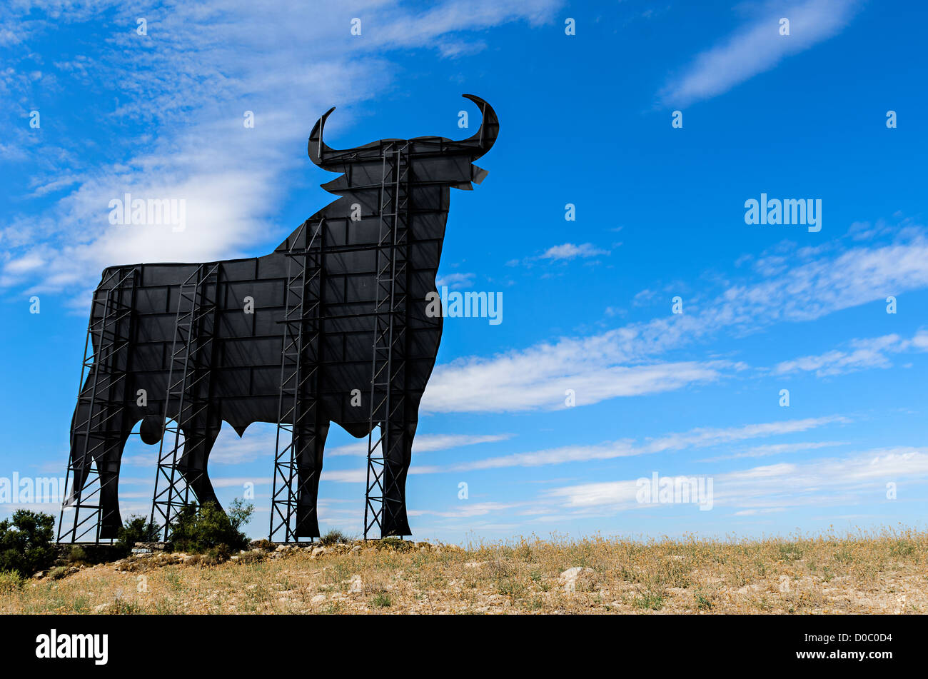 Osborne Stier - The Osborne Stier ist eine 14 Meter hohe schwarze Silhouette Bild eines Stiers in semi-Profil, das auf Estnisch gesehen werden kann Stockfoto