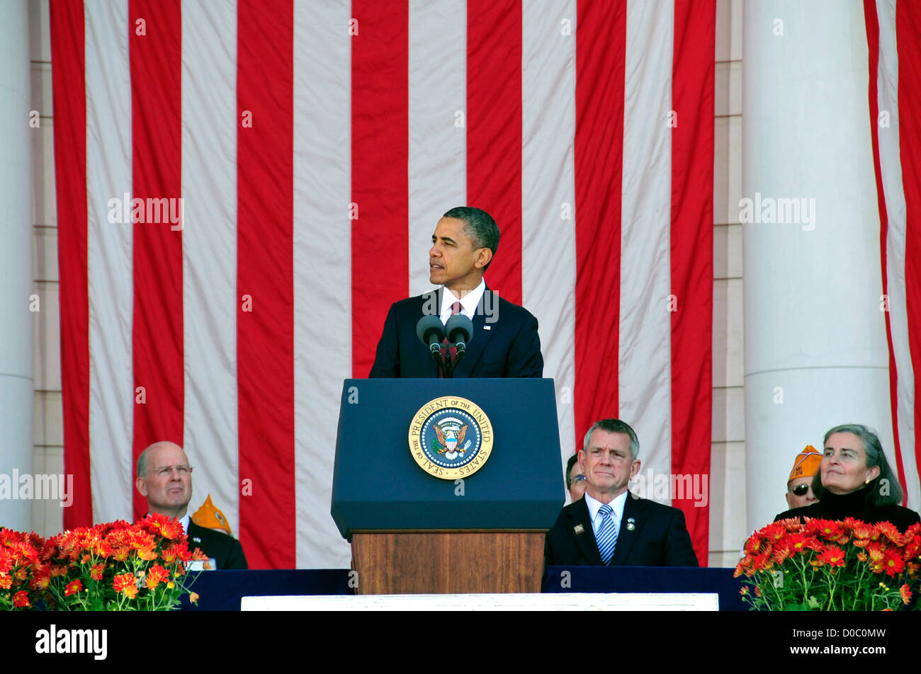 US-Präsident Barack Obama spricht auf dem Arlington National Cemetery, zum Gedenken an Veterans Day 11. November 2012 in Arlington, Virginia. Stockfoto