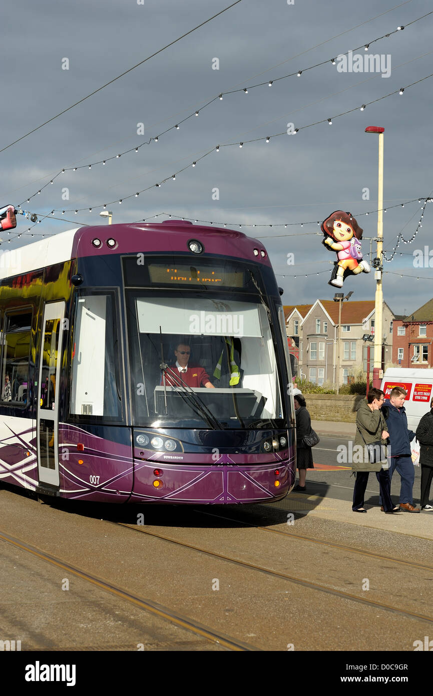 Bombardier Flexity-Straßenbahnen Blackpool Lancashire England uk Stockfoto