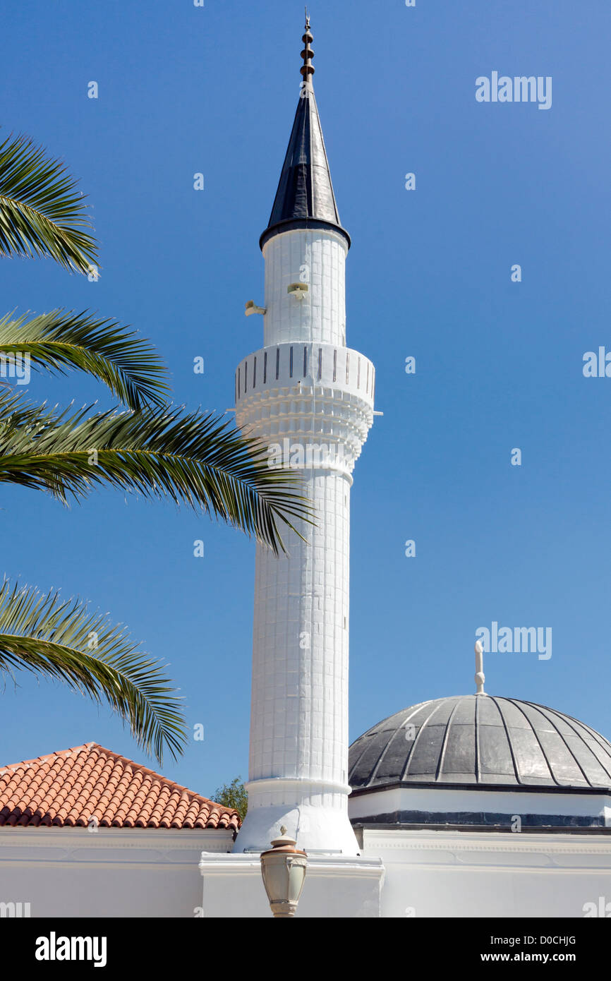 Minarett der Weiße Moschee in Bodrum Türkei Stockfoto