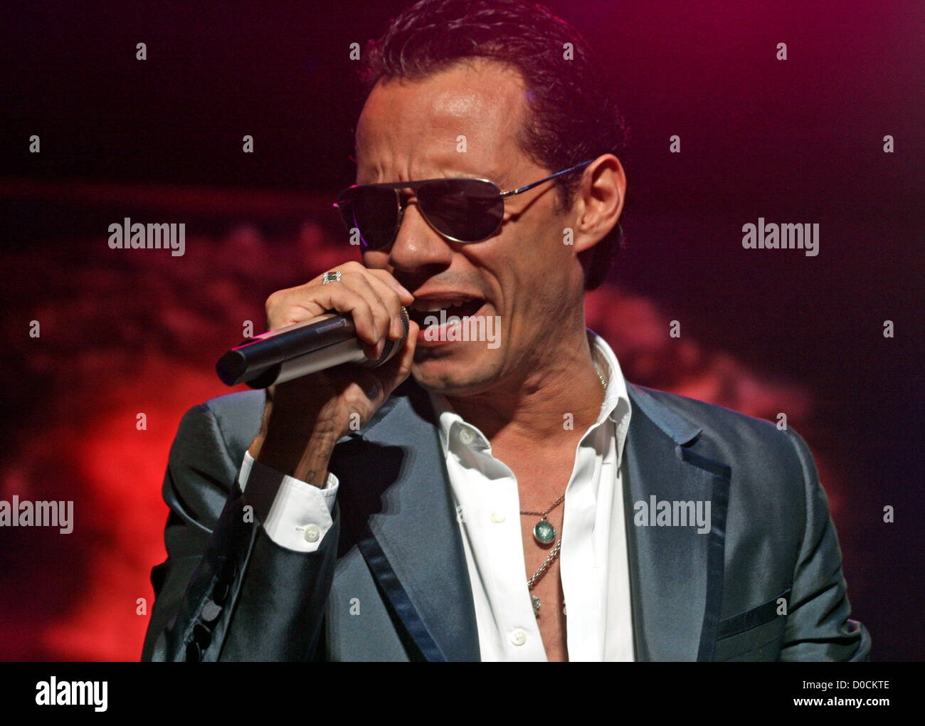 Marc Anthony führt im José Miguel Agrelot Coliseum als Bestandteil seiner Icos Tour Peurto Rico - 16.10.10 Stockfoto