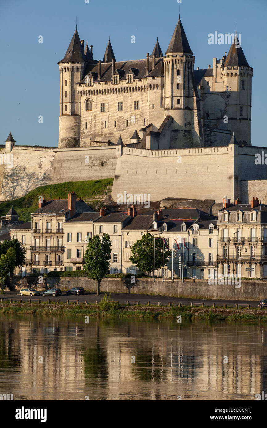 CHATEAU DE SAUMUR MITTELALTERLICHE FESTUNG WERDEN SCHLOSS UND RESIDENZ DER GRAFEN VON ANJOU, MAINE-ET-LOIRE (49) FRANKREICH Stockfoto