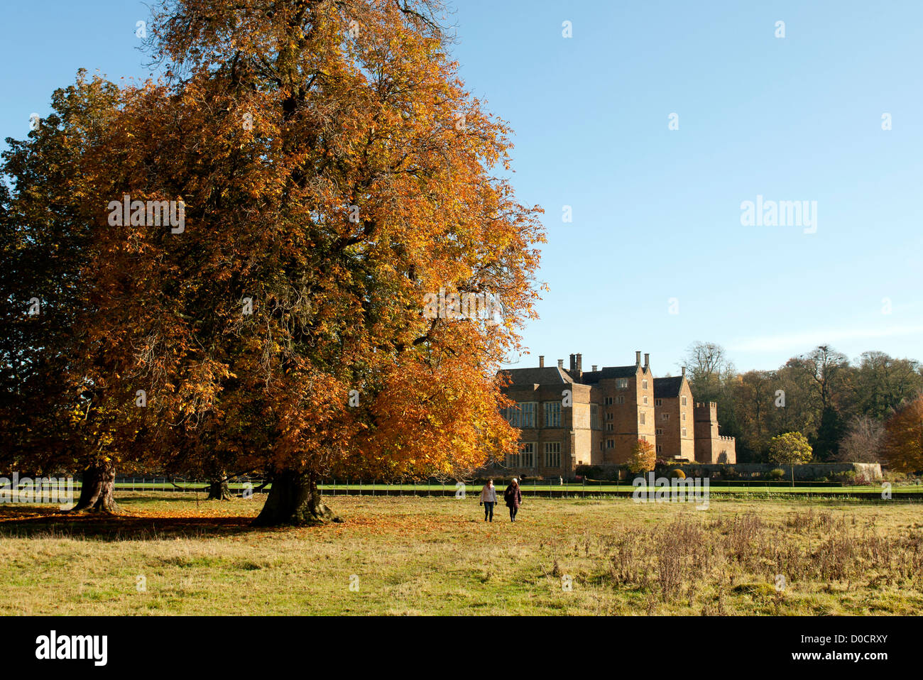 Broughton Schloss im Herbst, Oxfordshire, Vereinigtes Königreich Stockfoto