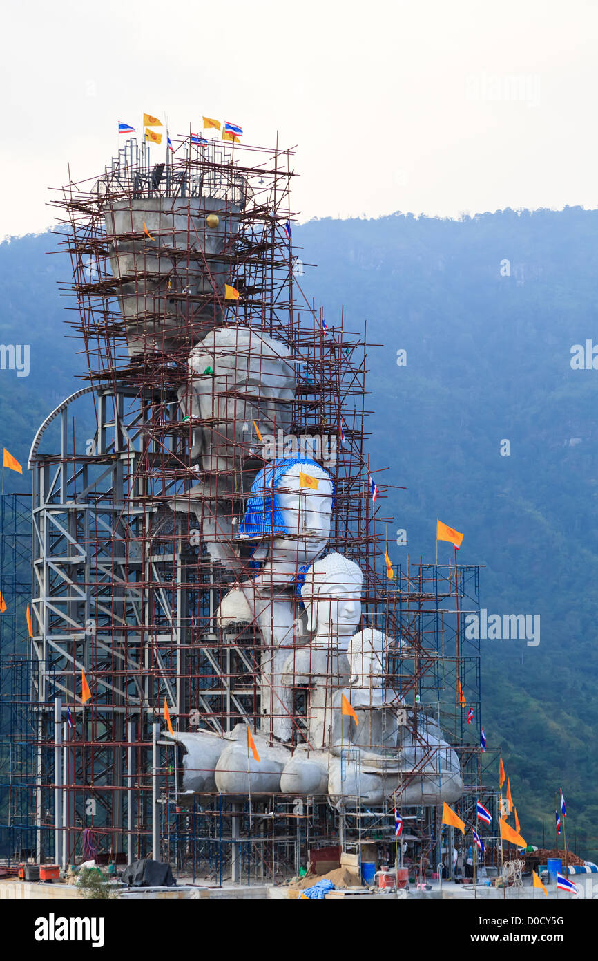 Im Bau Bilder Buddha am Wat Phra, dass Pha Kaew, einem Tempel in Thailand Stockfoto