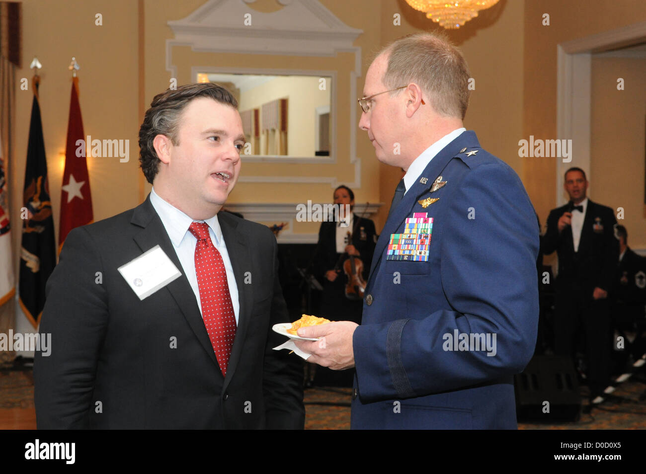 Herr Steve Kerrigan, Co-Vorsitzender für die Präsidentschaftswahlen Eröffnungskomitee beschreibt erste Veranstaltungen mit US Air Force B Stockfoto