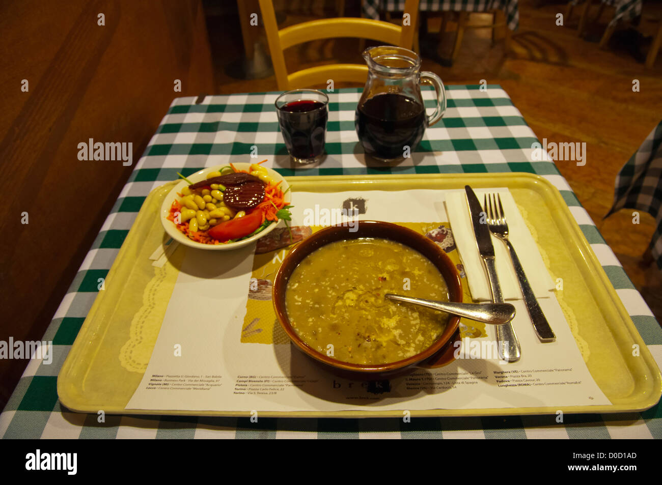 Bohnensuppe im Self-Service Restaurant Trainingsausfall am Piazza Bra quadratische Verona Stadt Veneto Region Nord Italien Europa Stockfoto