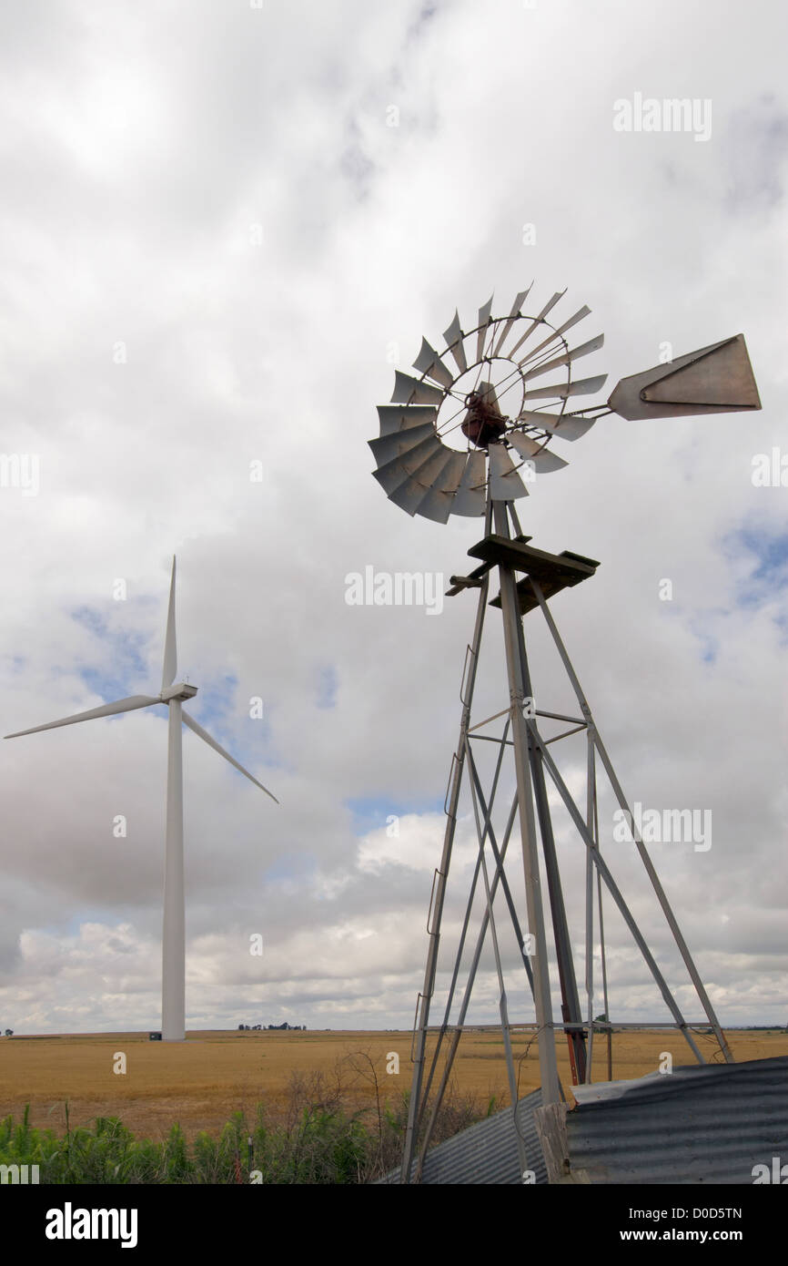 Zwei Generationen von Wind Nutzbarmachung Mechanismen Stockfoto