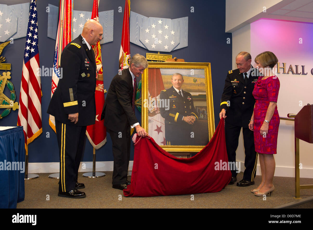 Von links: US Army General Raymond T. Odierno, der Stabschef der Armee; Secretary Of The Army John McHugh; Gen Martin E. Stockfoto