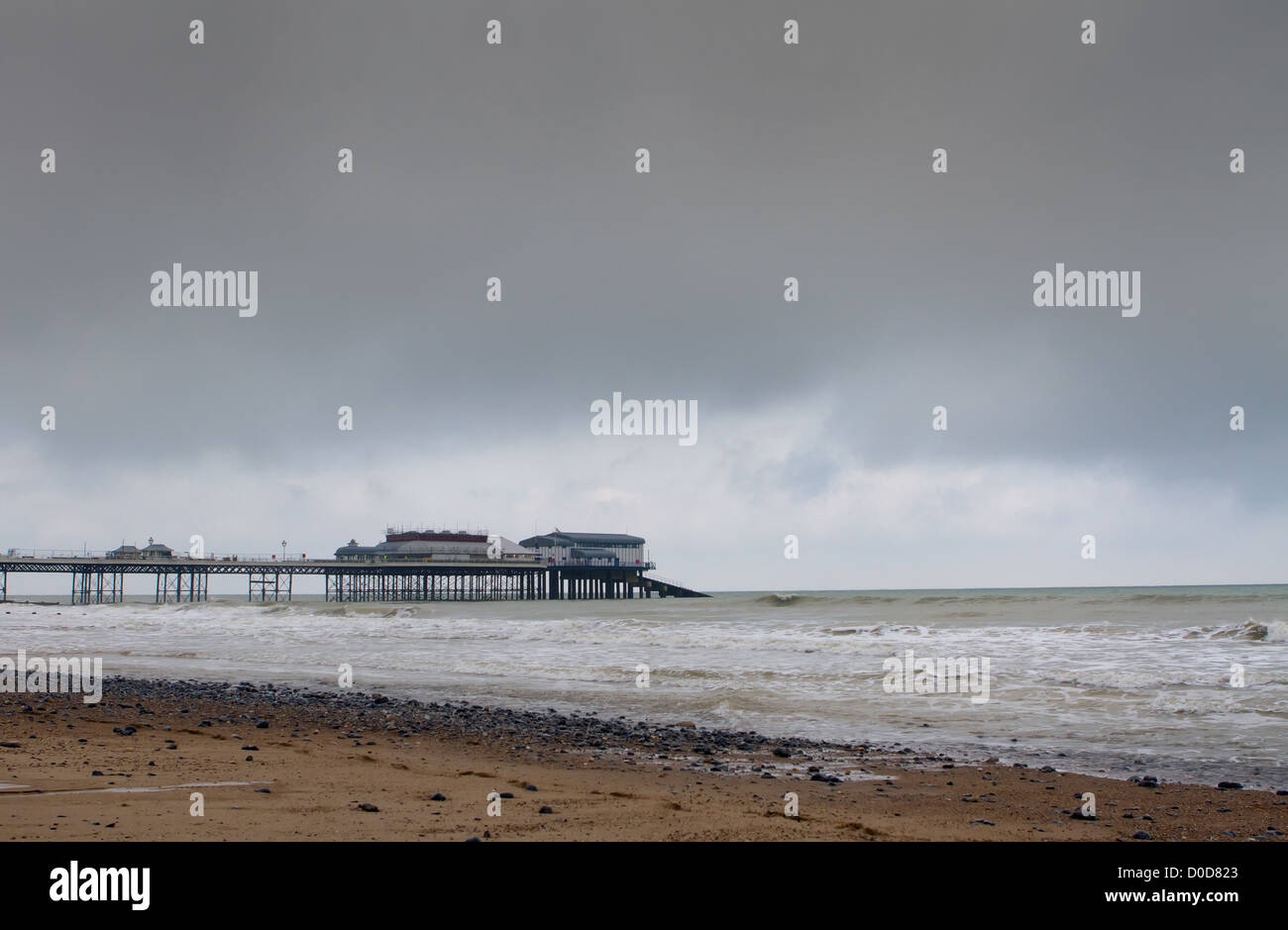 Bewölkt bewölkt am Pier in Cromer, Norfolk, East Anglia Stockfoto