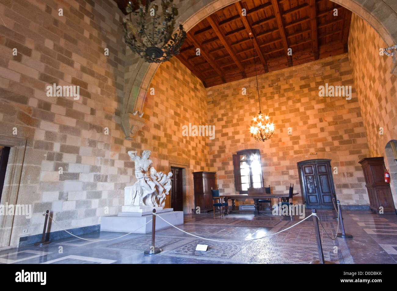 Raum im Inneren des Palastes der Ritter auf der Insel Rhodos, Griechenland Stockfoto