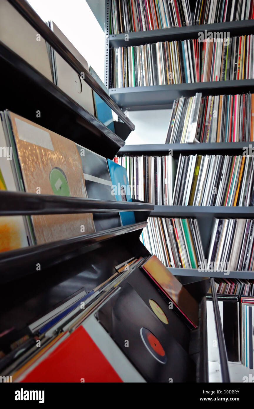 Vinyl Plattensammlung Vintage Musik Audio im Plattenladen. Stockfoto