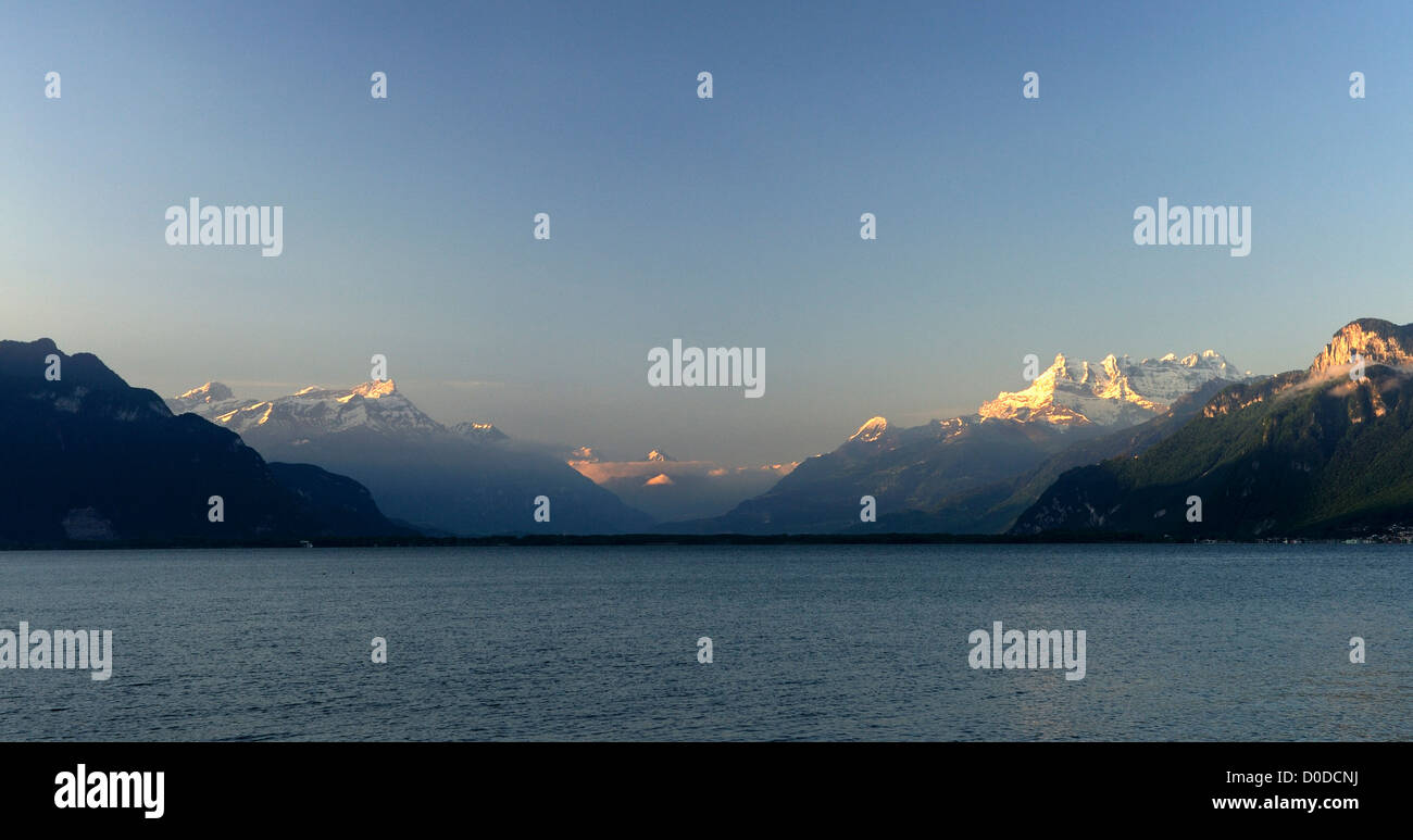 Weiße Spitze Berge Stockfoto