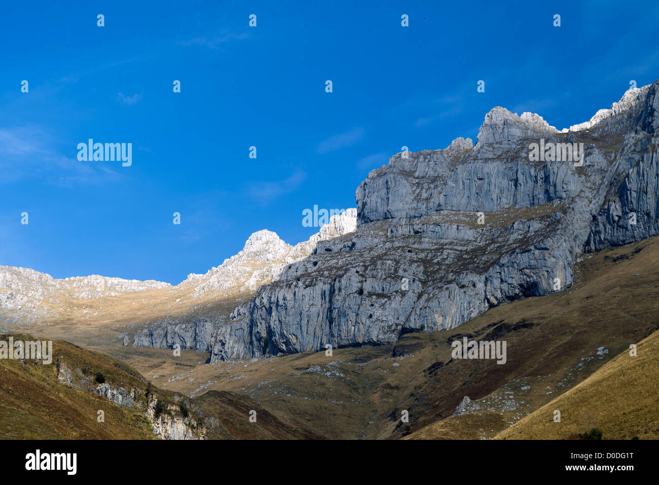 Kantabrische Gebirge. Miera River Valley. Stockfoto