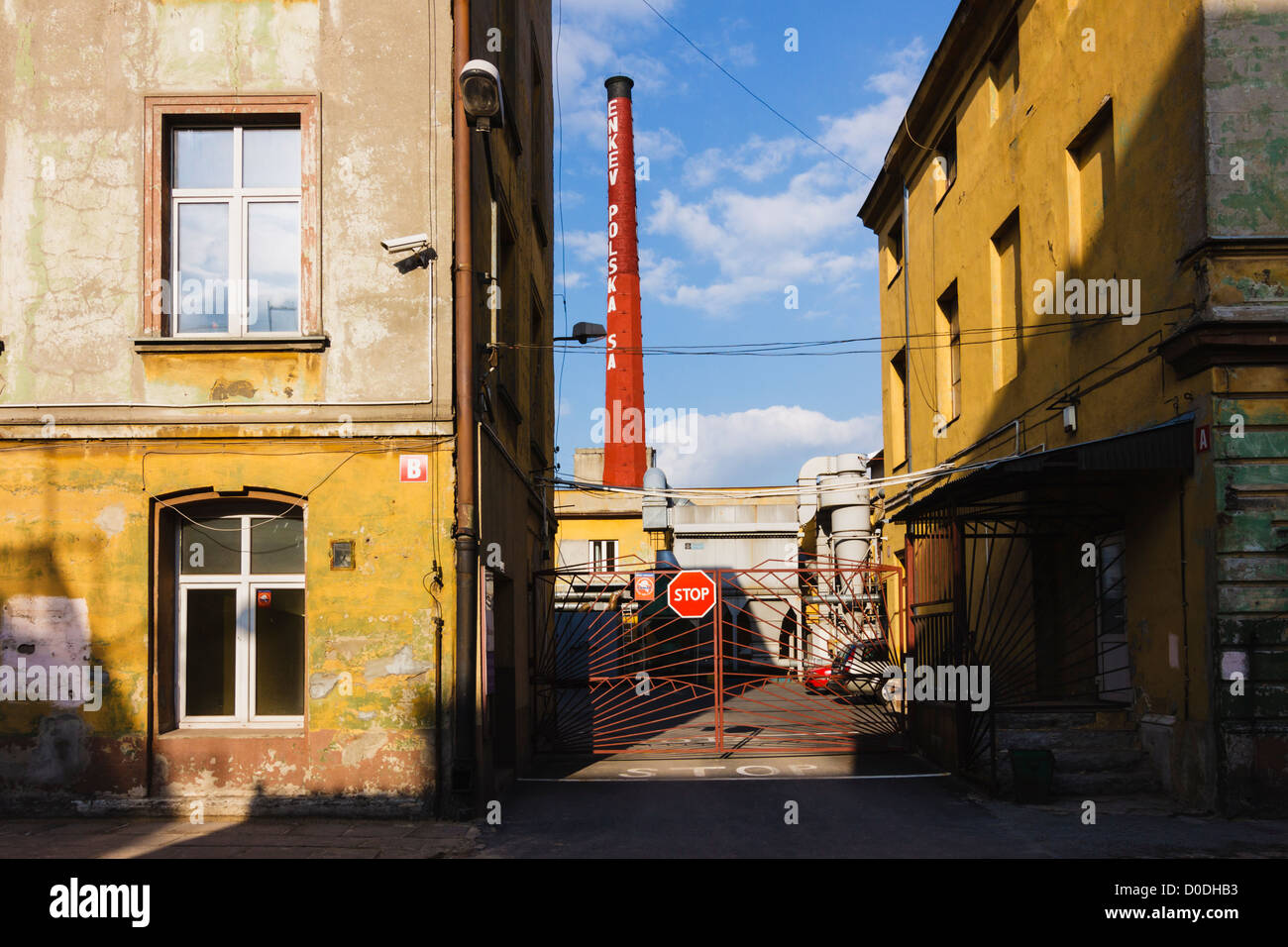 ENKEV Naturfasern Textile Mill Fabrikgebäude und Schornstein in Lodz, Polen Stockfoto