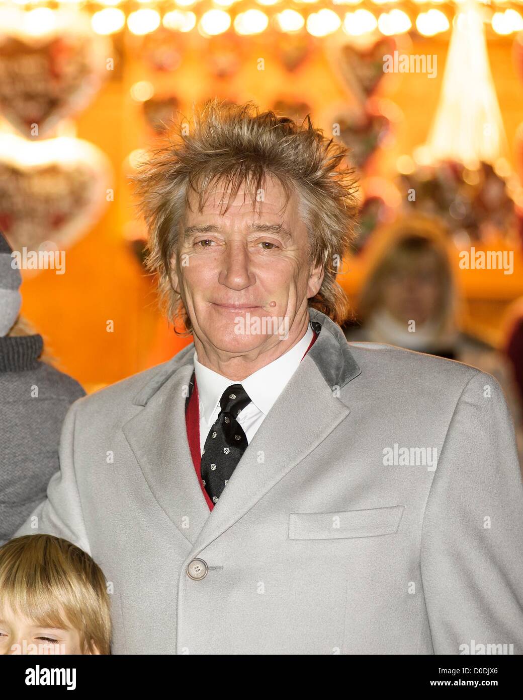 Rod Stewart besucht die Opening Night der Hyde Park Winter Wonderland 2012 am 22.11.2012 im Hyde Park, London. Personen im Bild: Rod Stewart. Bild von Julie Edwards Stockfoto