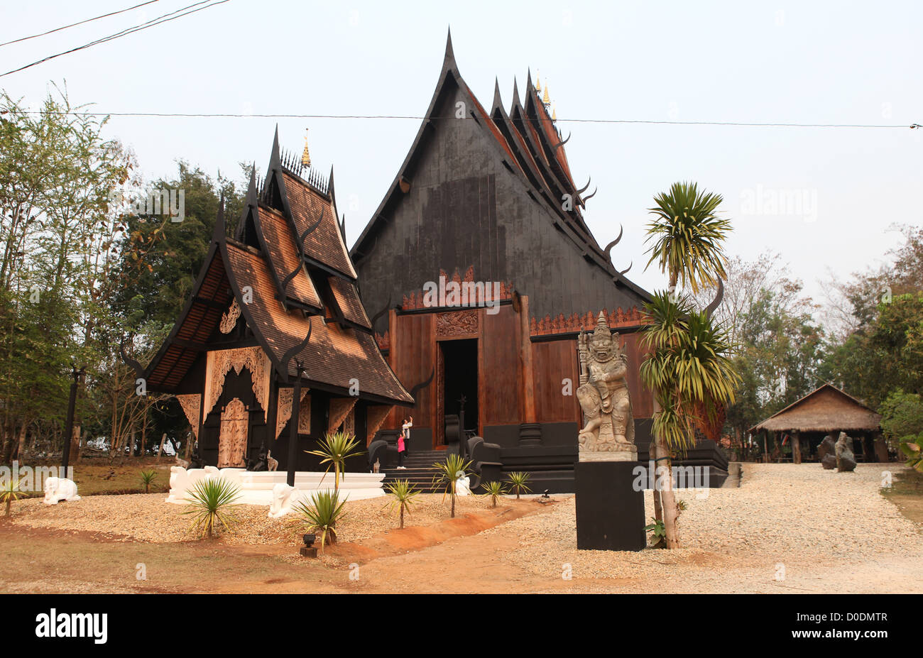 Baan Si Dum, 40 schwarze Häuschen mit den Werken von Nationalkünstler Thawan Duchanee, Provinz Chiang Rai, Thailand, Asien. Stockfoto