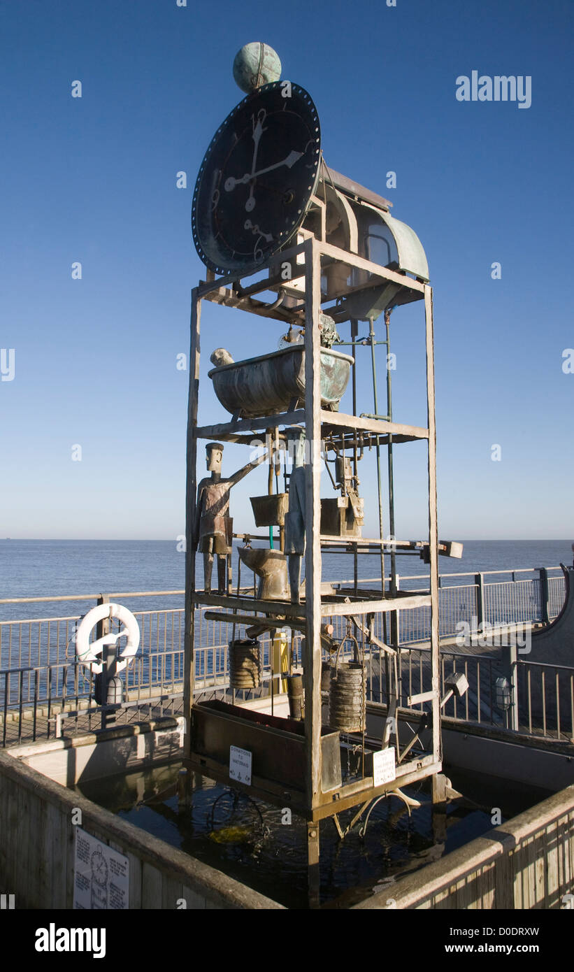 Wasseruhr auf dem Pier Southwold, Suffolk, England entworfen von Tim Hunkin Stockfoto