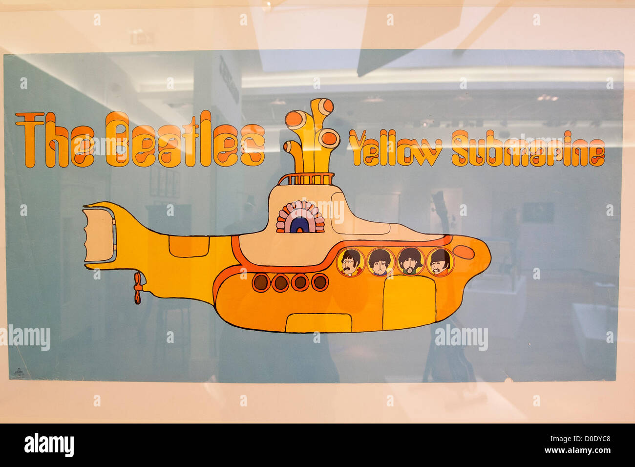 Auktion bei Christie's.  23.11.2012, London, Vereinigtes Königreich - eine seltene Capitol Records-Werbe-Plakat für das Beatles-Album Yellow Submarine 1969 Credit: Mario Mitsis / Alamy Live News. Stockfoto