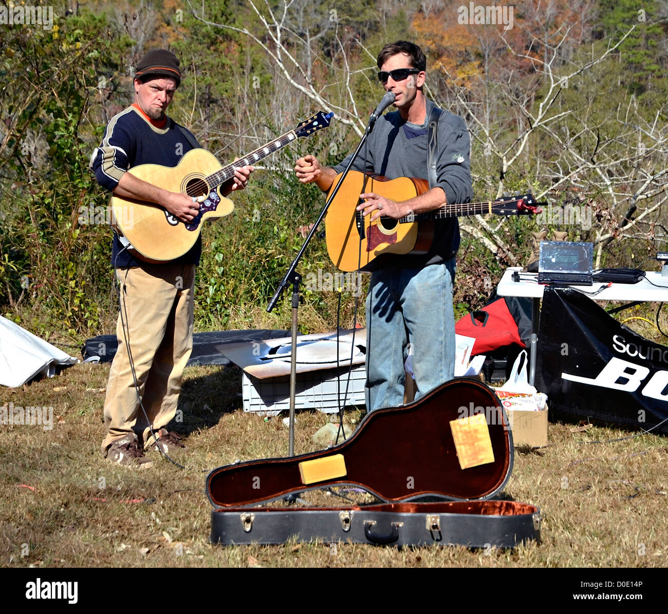 TOCCOA, GA, USA - NOVEMBER 3: Der Chuck Taylor Band erklingt in ein outdoor-Event 3. November 2012 in Toccoa, Georgia. Stockfoto