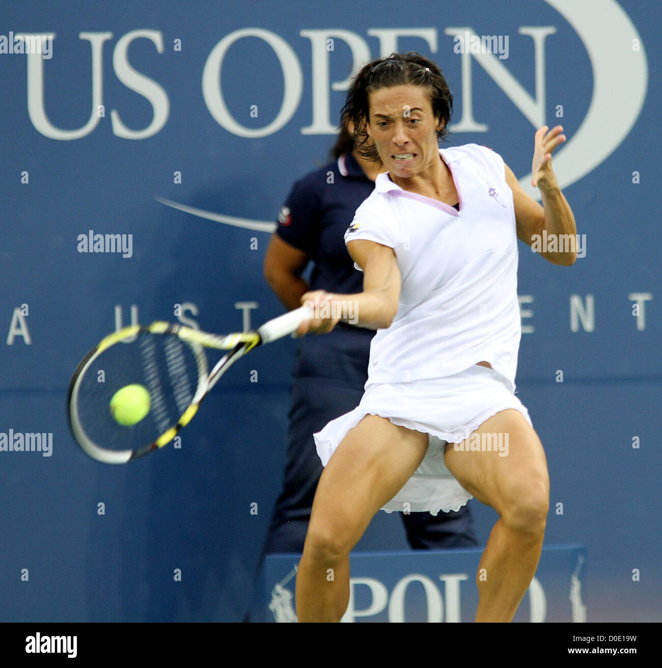 Venus Williams aus den USA schlägt mit einem 7: 6, 6: 4 Sieg über Francesca Schiavone von Italien (6) beim Tennisturnier US Open 2010 Stockfoto