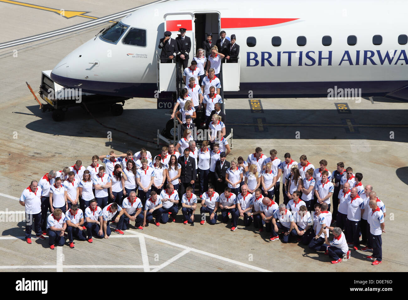 Team GB Schwimmer Gruppenfoto am London City Airport Stockfoto