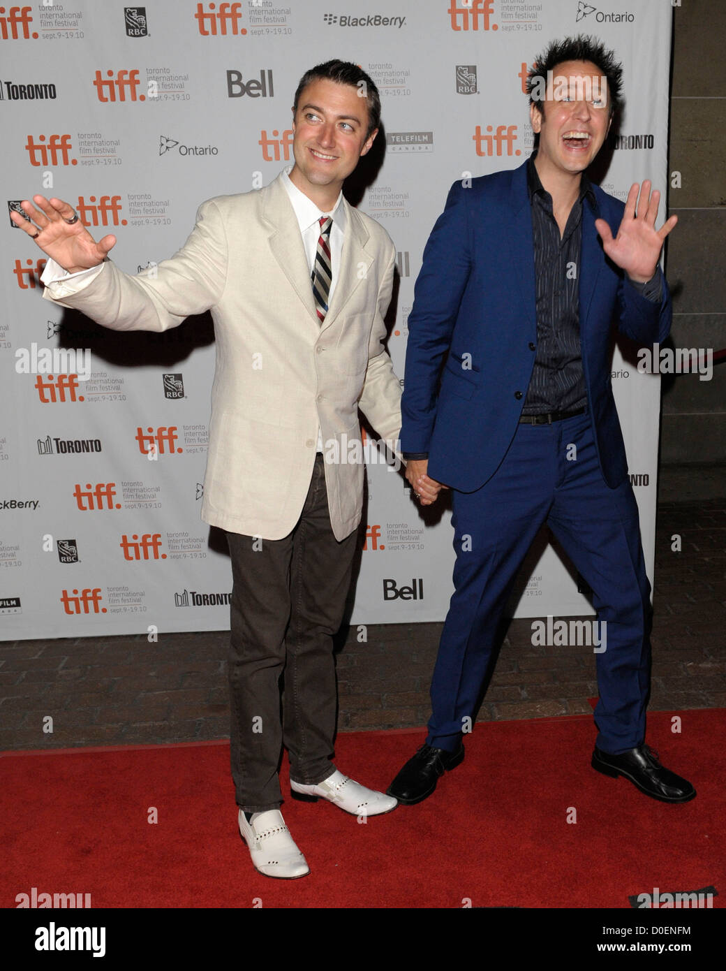 Sean Gunn und Regisseur James Gunn der 35. Toronto International Film Festival - "Super" an der Ryerson Theatre premiere. Stockfoto