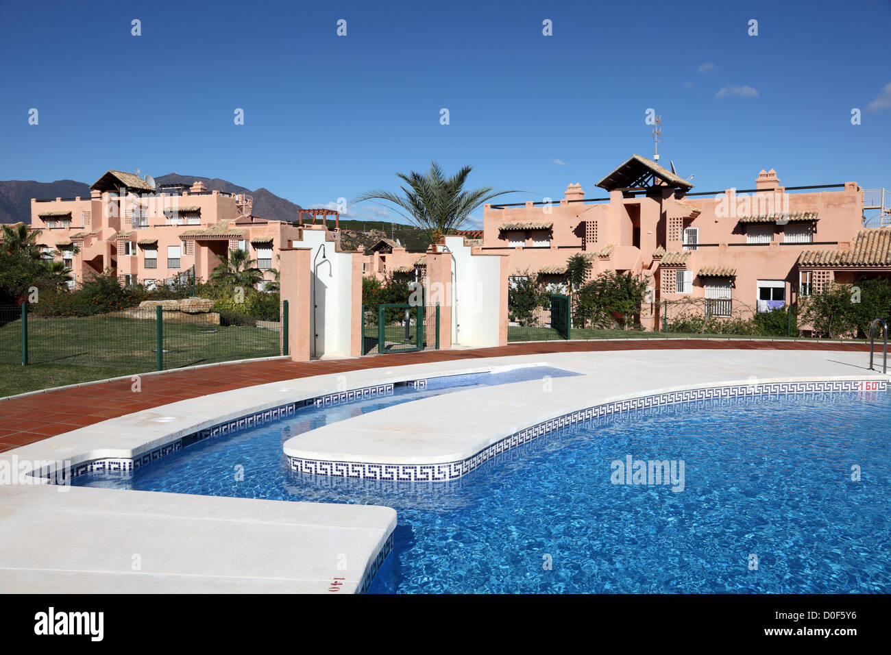 Ferienanlage mit Pool in Andalusien, Costa Del Sol, Spanien Stockfoto