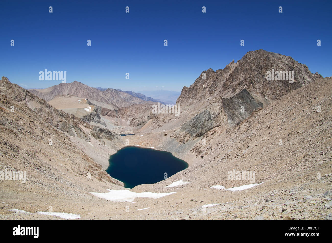 Lake Helen of Troy und Mount Williamson mit blauem Himmel Stockfoto