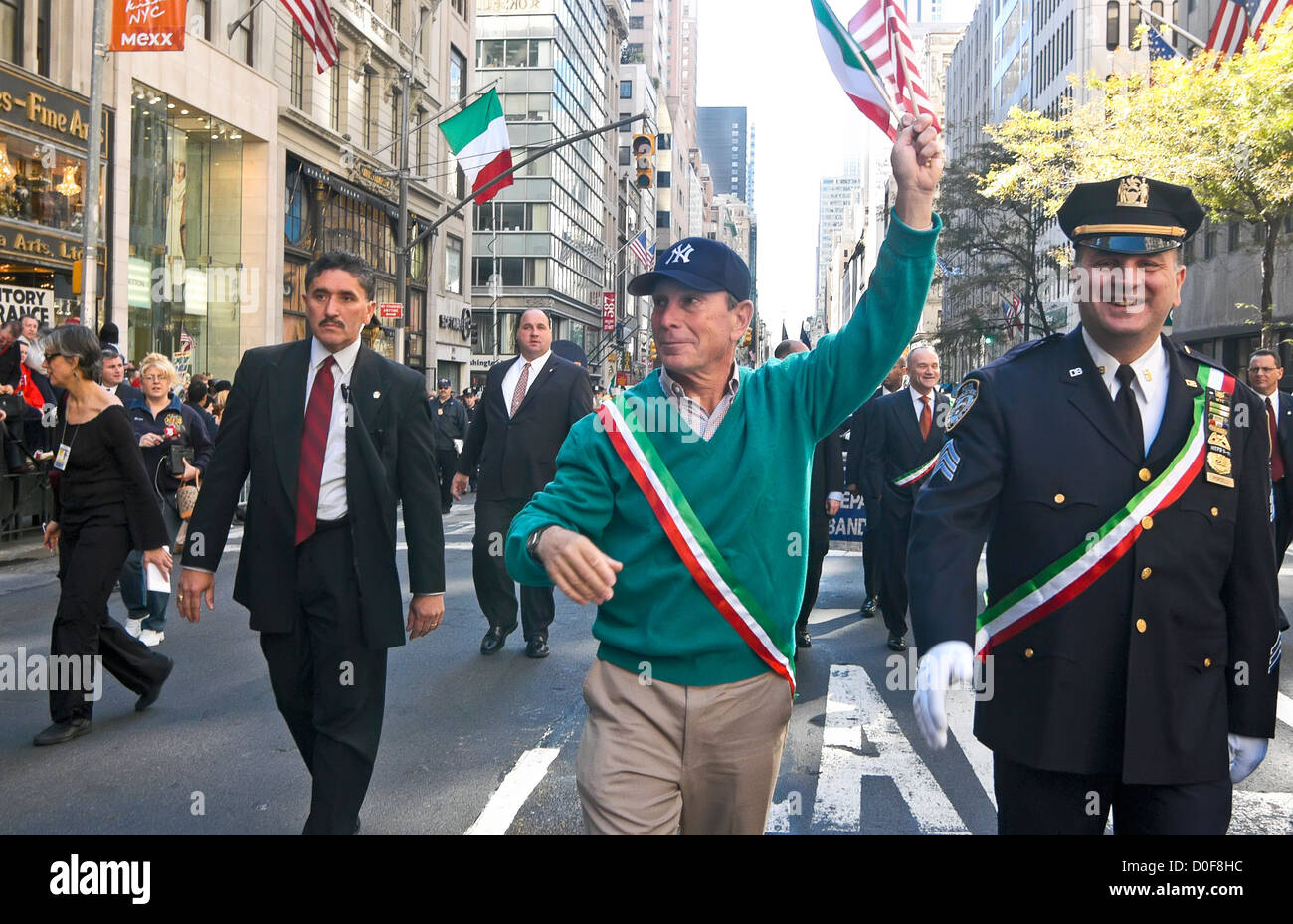 New York, NY - 13 Okt 03 - New Yorks Bürgermeister Mike Bloomberg bei der Columbus Day Parade Stockfoto