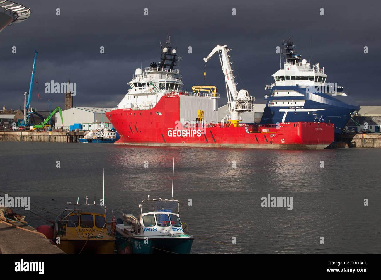 Öl Industrie Versorgungsschiffe neben Montrose Docks Scotland UK Stockfoto