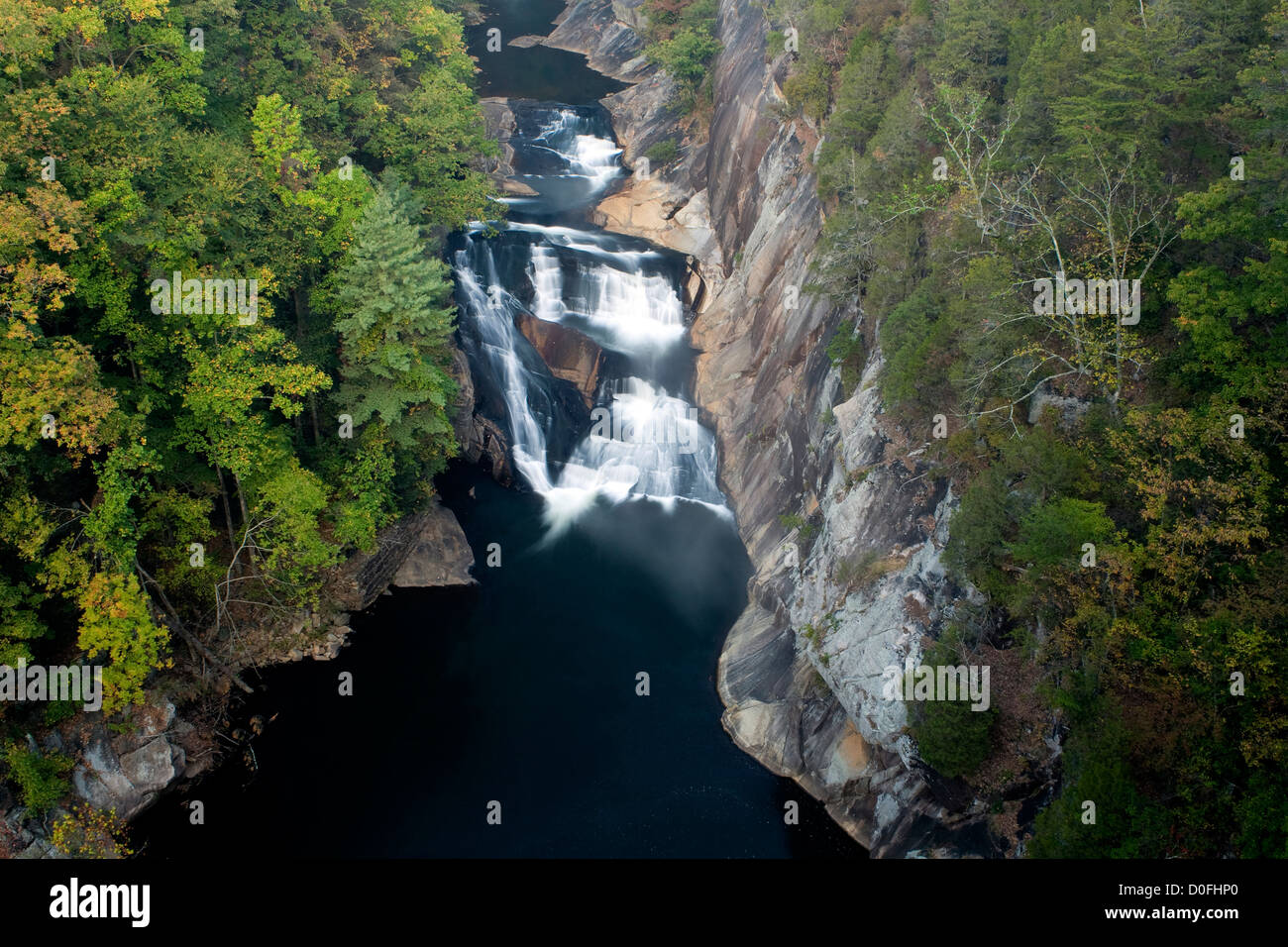 GA00017-01... Georgien - Tallulah Schlucht und Wasserfälle von der North Rim Trail in Tallulah Schlucht State Park gesehen. Stockfoto