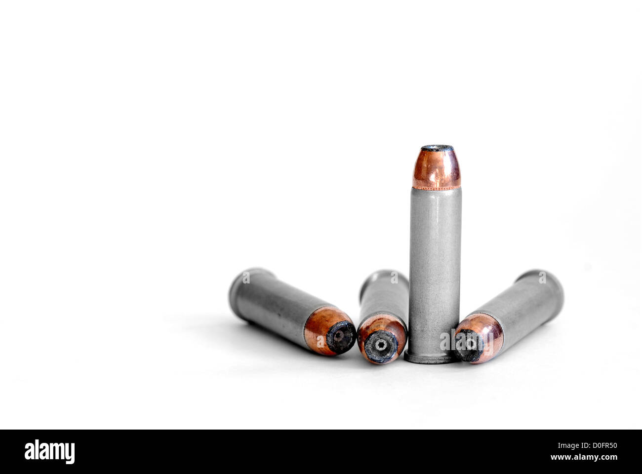 Mehrere Kugeln für Gun isoliert auf weißem Hintergrund Stockfoto