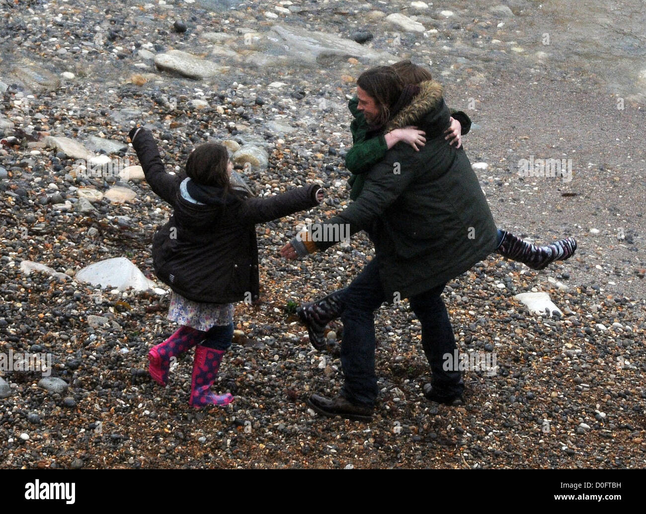 Brad Pitt Dreharbeiten Wiederholaufnahmen seines Films World War Z Lulworth Cove in Dorset, England UK. Stockfoto