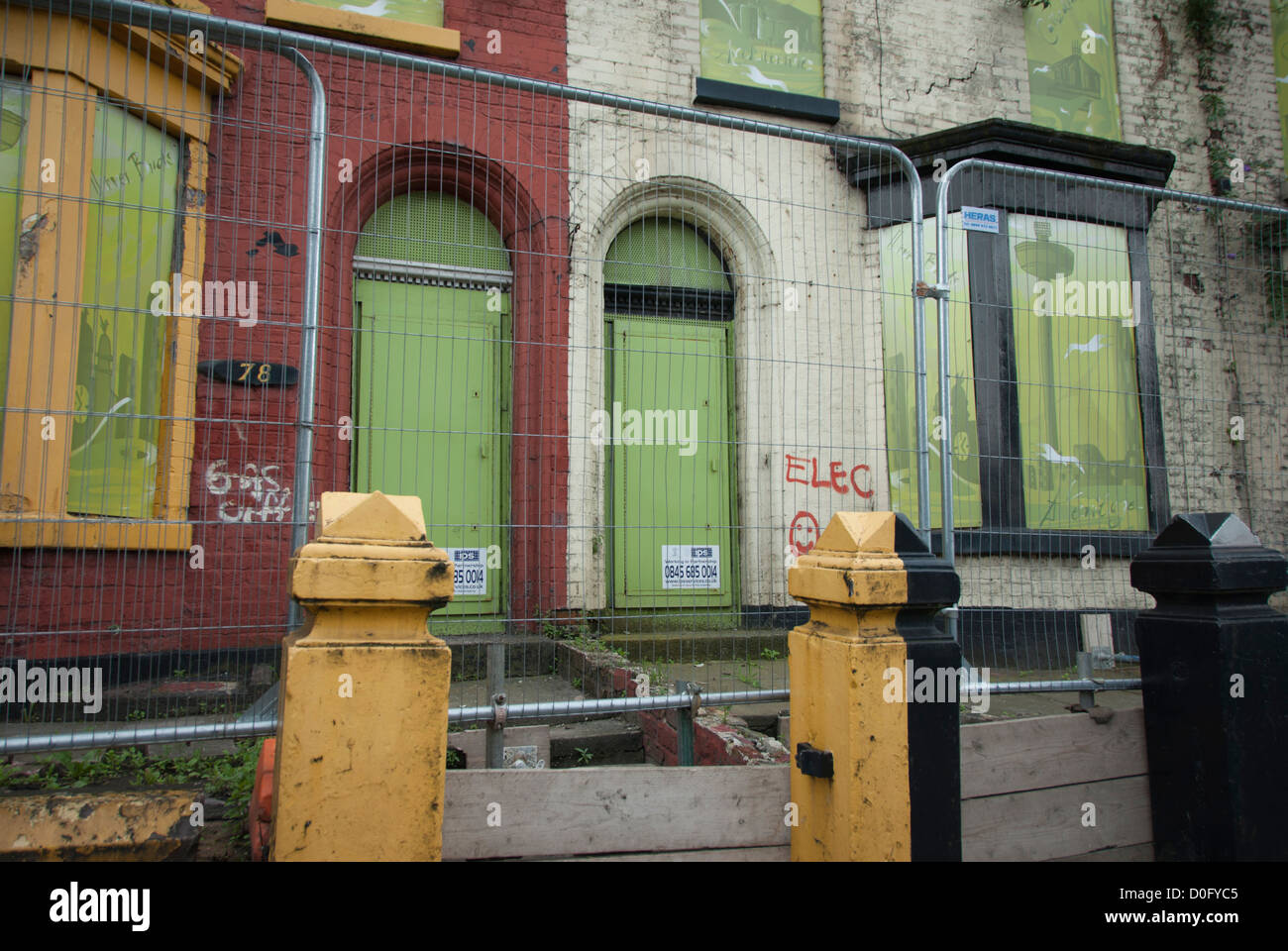 Häuser zum Abriss Liverpool UK Nachbarschaft Renovierung bereit Stockfoto