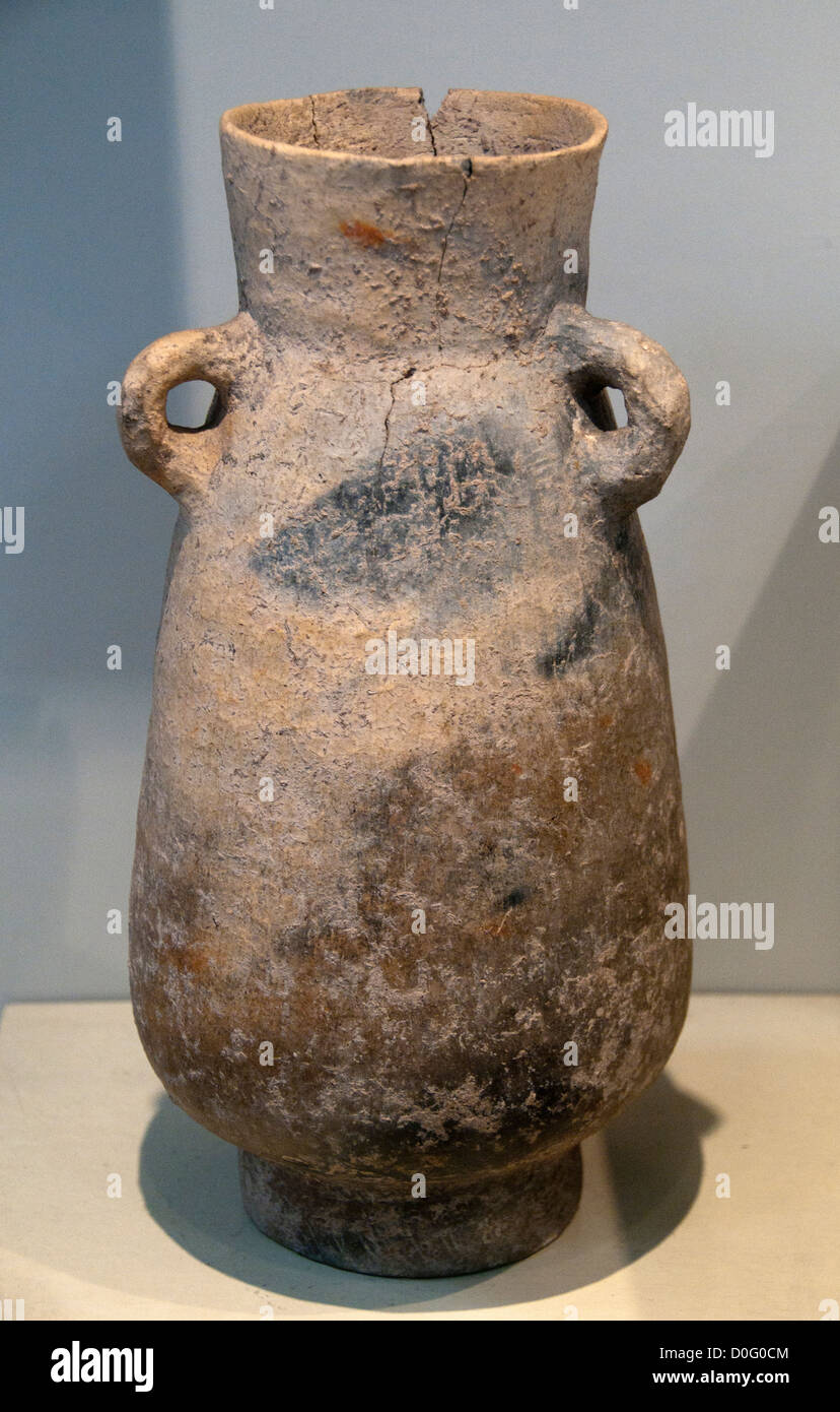 Schwarz und grau Keramik Steingut mit schnurgebundenen oder eingeschnittene entwirft Ban Chiang Periode 2500 BC - 2000 BC Thailand Museum Bangkok Stockfoto