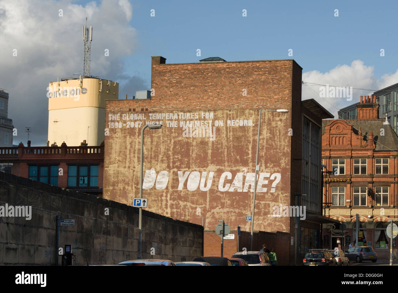 Slogan auf Wand über globale Erwärmung, Umweltverschmutzung und Umwelt: kümmern Sie sich? Stockfoto