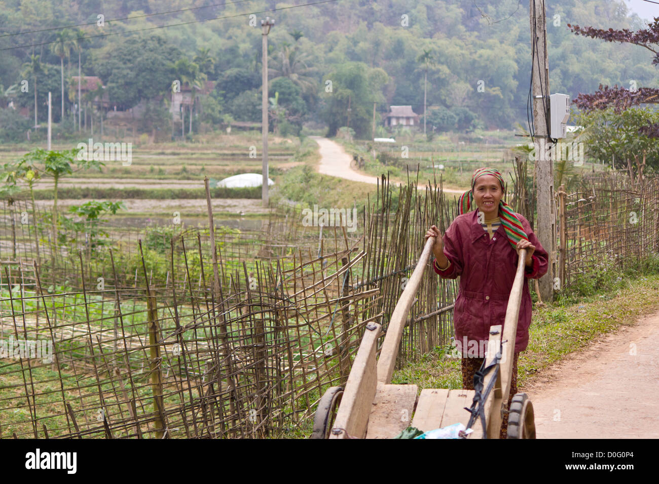 Frau am Minderheit Dorf in Mai Chau in Vietnam. Stockfoto