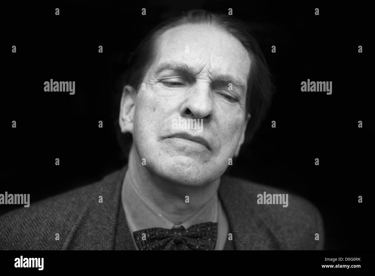 Schwarz und weiß Portrait Mann 50 Kontemplation dachte Eindruck B&W Stockfoto