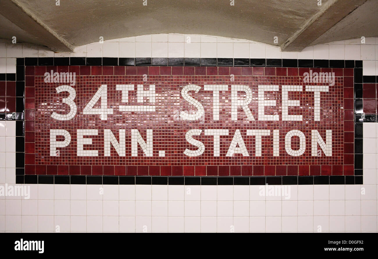 Geflieste Namen u-Bahnhof 34th Street-Penn Station, New York, USA Stockfoto