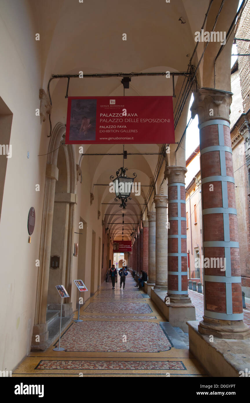 Museo Civico Medievale mittelalterlichen Museum außen Via Indipendenza Straße zentrale Stadt Bologna Emilia-Romagna-Italien Stockfoto
