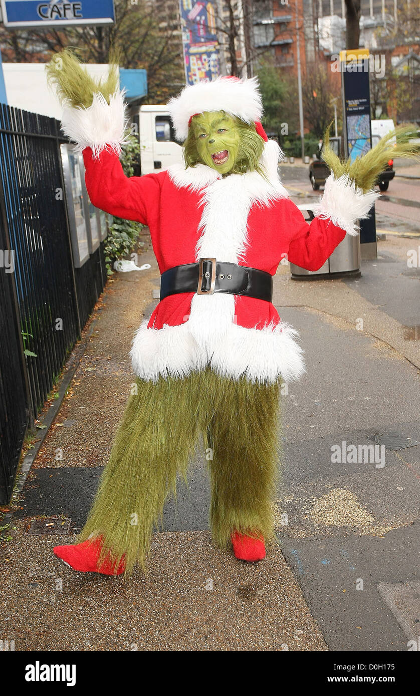 Der Grinch außerhalb der ITV Studios London, England - 09.11.10 Stockfoto