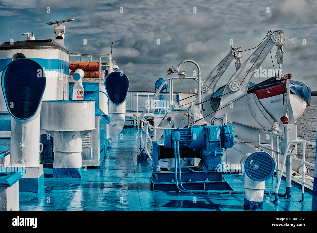 An Bord der Oldtimer. Der Vorstand der russischen antikes Schiff übernommen. Stockfoto