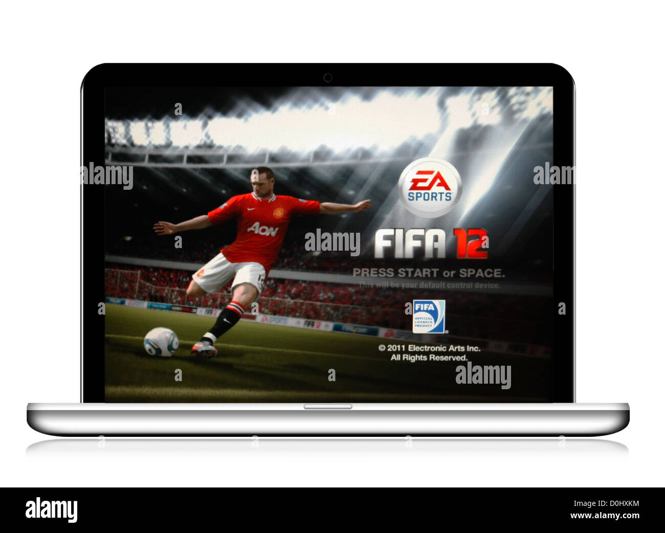 FiFA 12, ein PC-Spiel in einem Laptopcomputer isoliert auf weißem Hintergrund Stockfoto