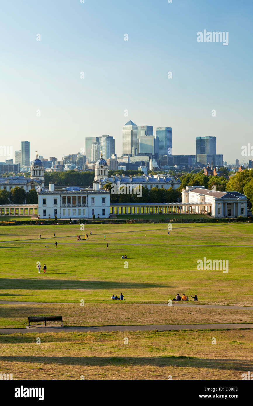 Ein Blick auf Canary Wharf vom Greenwich Park und die Royal Observatory. Stockfoto